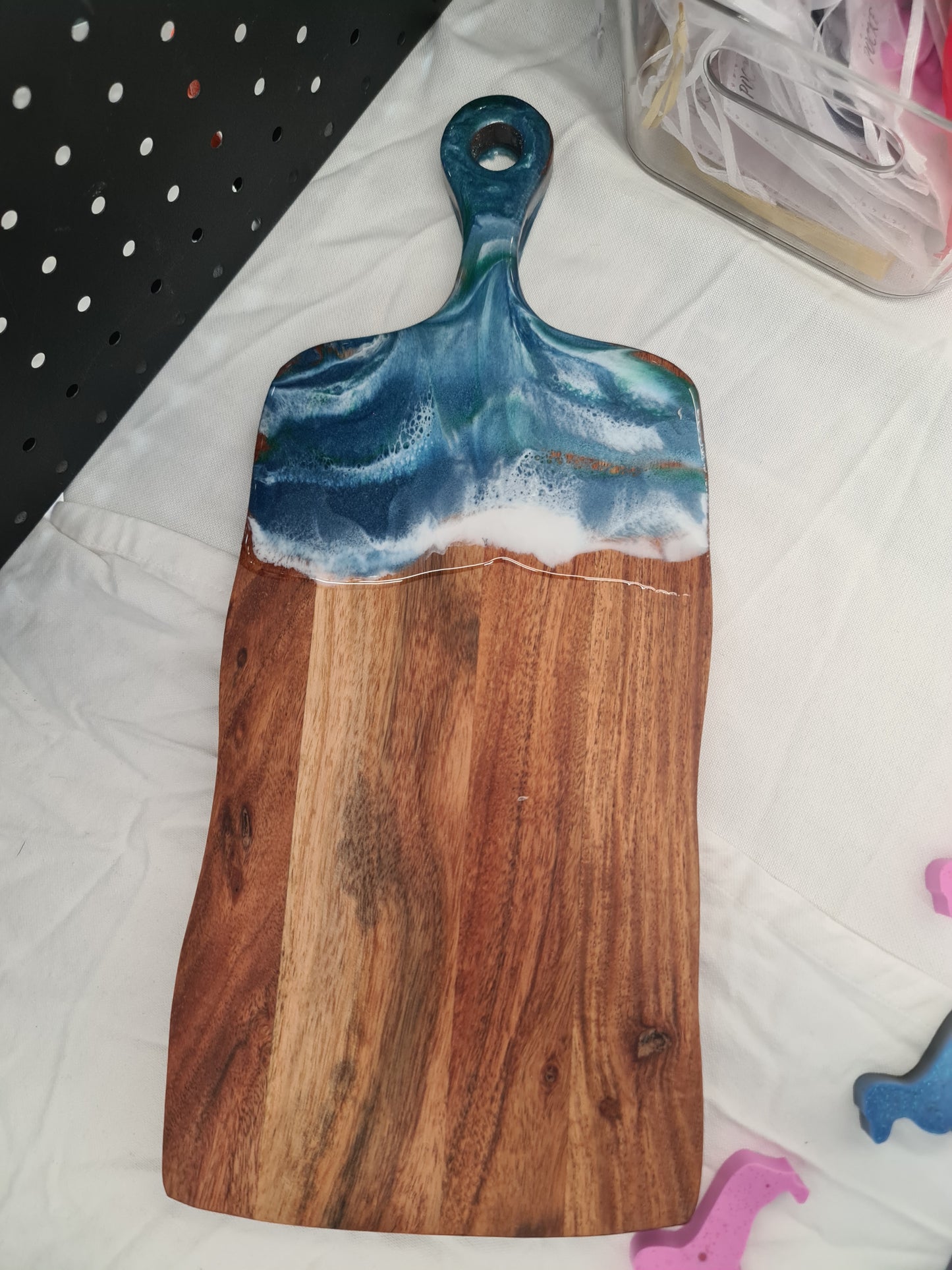 Resin board