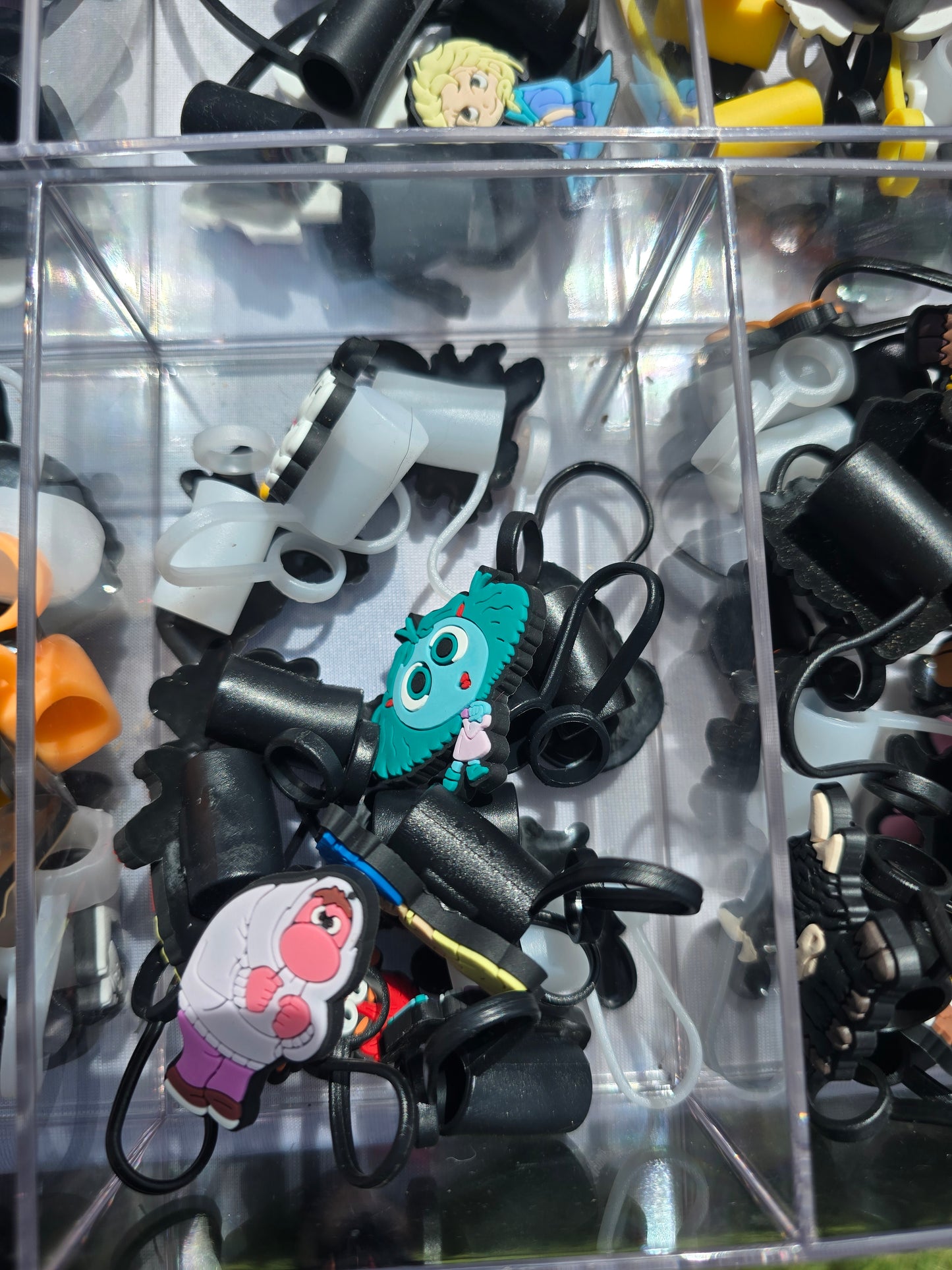 Inside out straw toppers